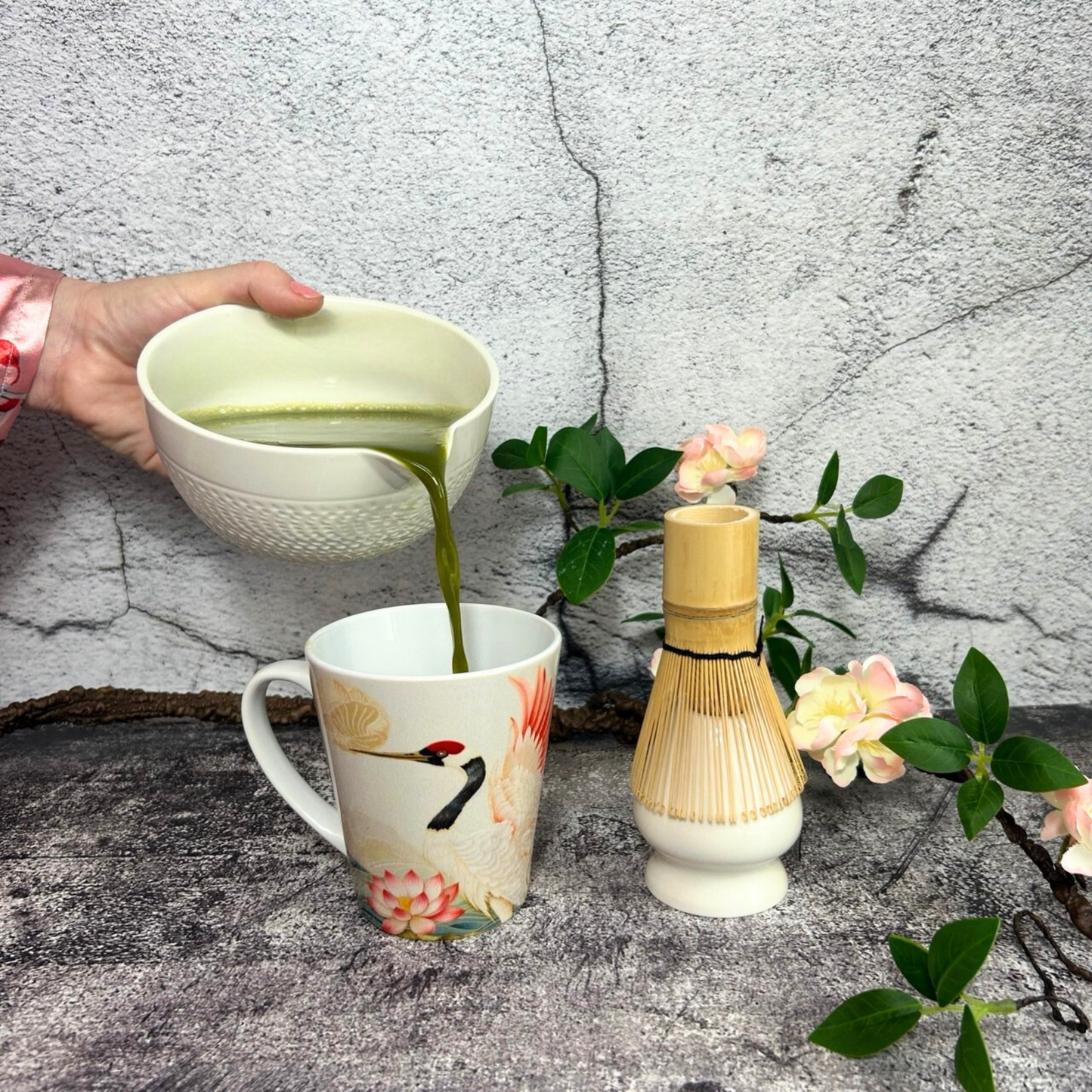 Matcha Set – Matcha Bowl with Spout, Bamboo Whisk, Sifter, Holder, Matcha Powder and Recipe Guide (White)