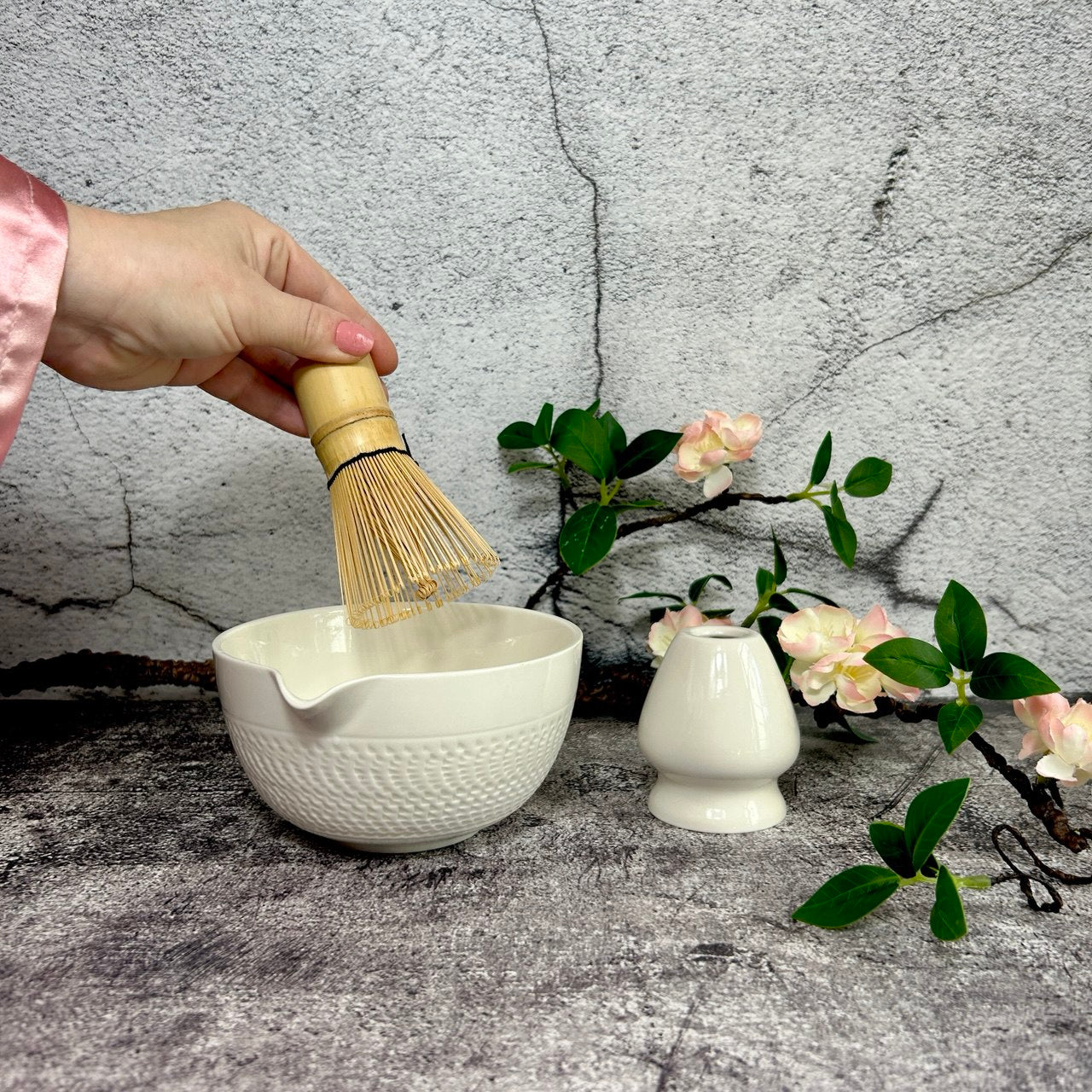 Matcha Set – Matcha Bowl with Spout, Bamboo Whisk, Sifter, Holder, Matcha Powder and Recipe Guide (White)