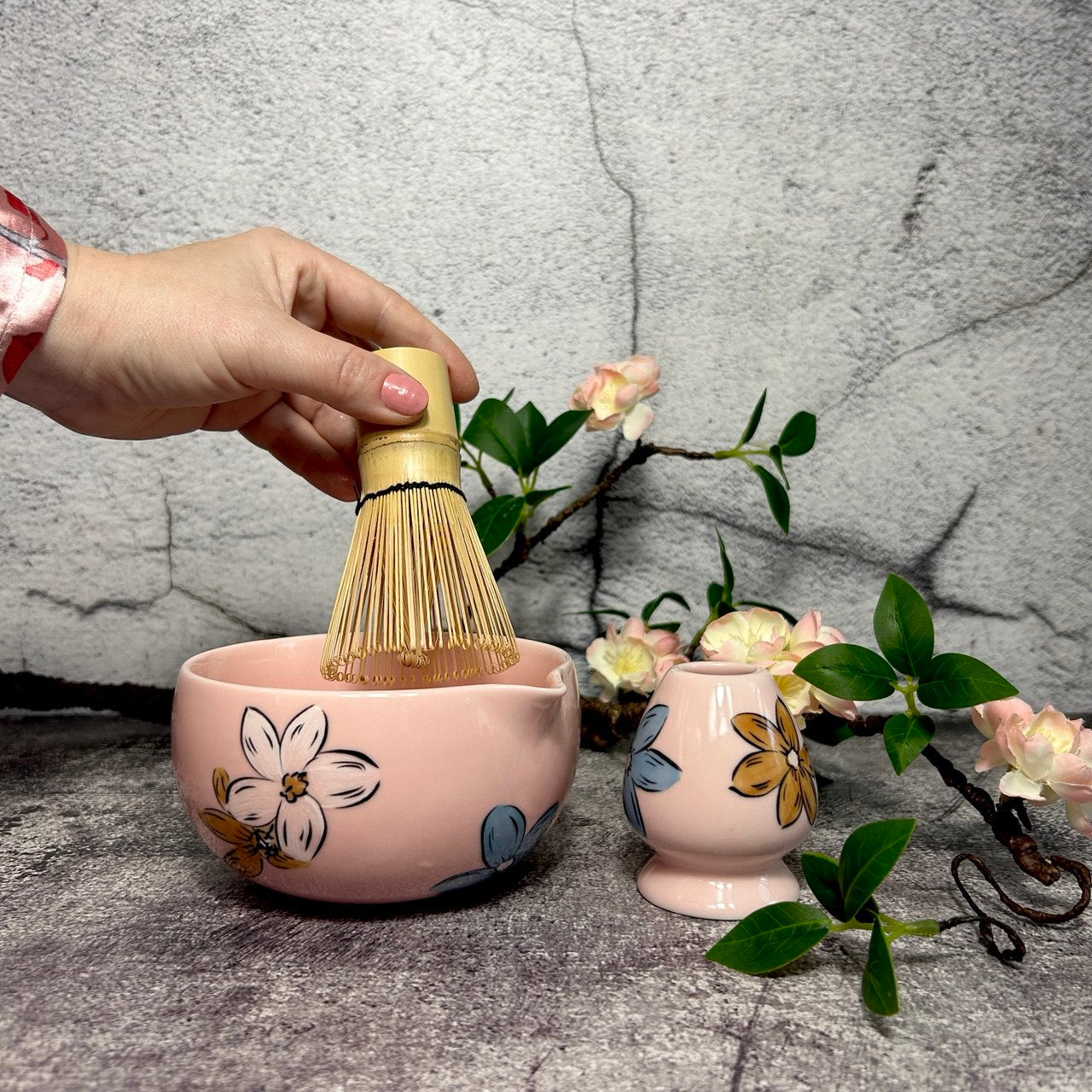 Matcha Set – Floral Matcha Bowl, Bamboo Whisk, Sifter, Holder, Matcha Powder and Recipe Guide (Sakura Pink)