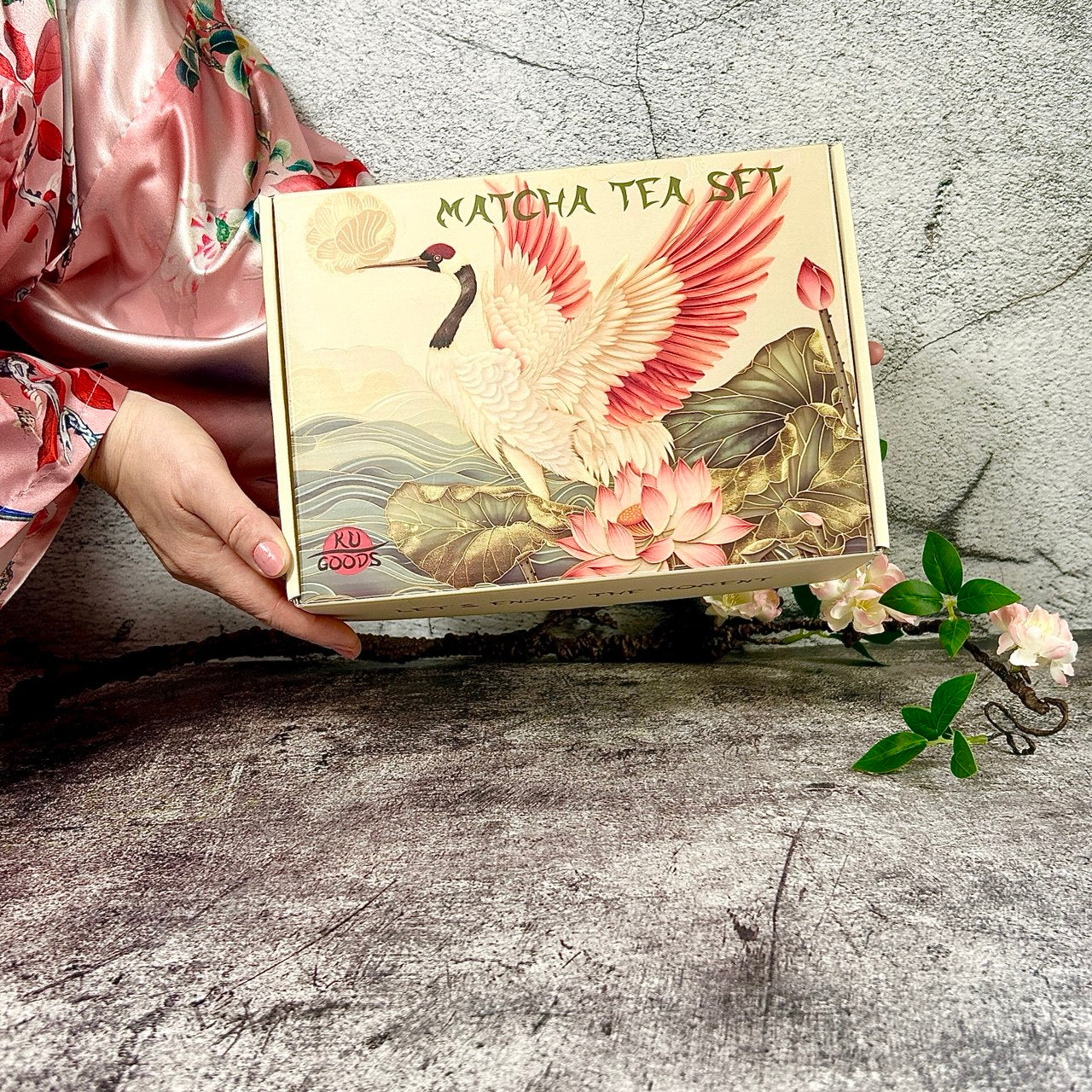 Matcha Set – Floral Matcha Bowl, Bamboo Whisk, Sifter, Holder, Matcha Powder and Recipe Guide (Blue-Grey)